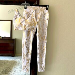 EXCLUSIVE Curves N Combatboots White & Gold Snakeskin Athleticwear Set